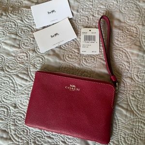 new with tags coach wristlet